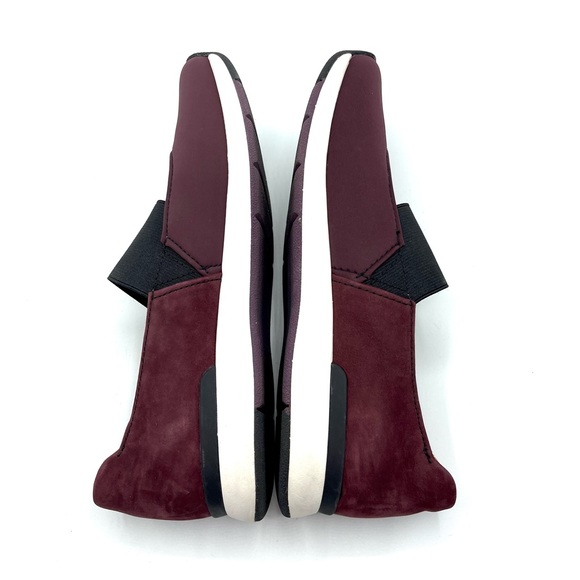 VIONIC Walking Shoe - Picture 3 of 9